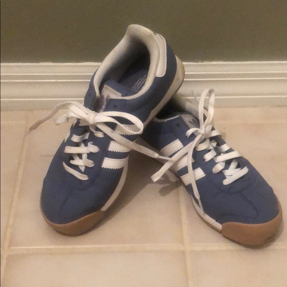 💙🏃‍♀️ Women’s Blue Adidas Samoa Shoes 🏃‍♀️💙